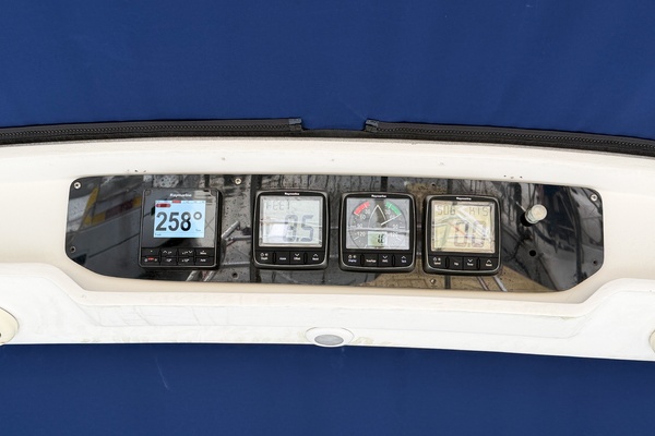 KUZON 43ft Hunter Yacht For Sale