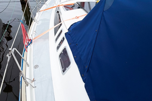 KUZON 43ft Hunter Yacht For Sale