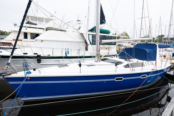 KUZON 43ft Hunter Yacht For Sale