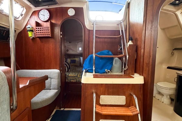 KUZON 43ft Hunter Yacht For Sale