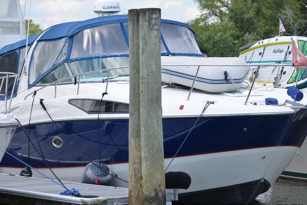 35ft Bayliner Yacht For Sale