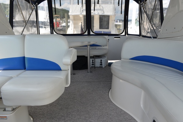 35ft Bayliner Yacht For Sale