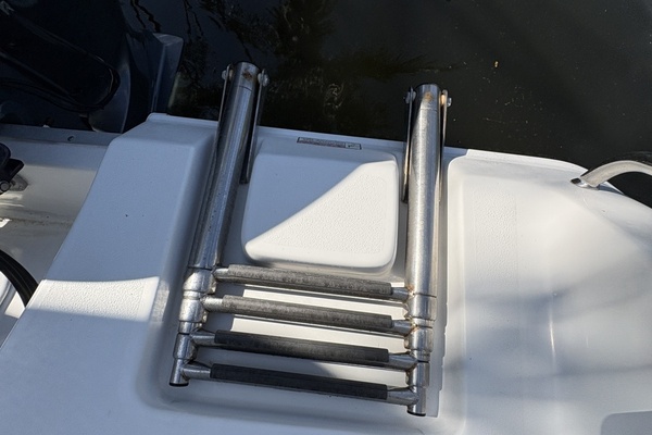 22ft Sea Hunt Yacht For Sale