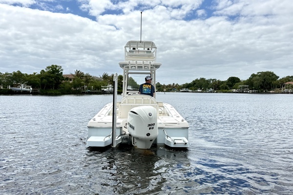 Photo of the 2021 Robalo  "246 CAYMAN SD"