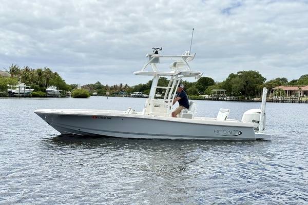 25-ft-Robalo-2021--246 CAYMAS SD Jupiter Florida United States  yacht for sale