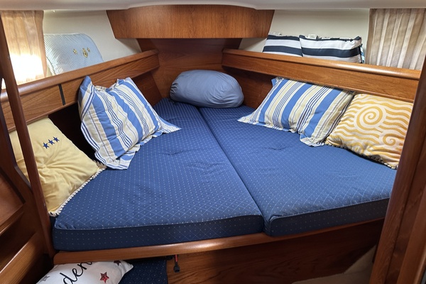 Independence 40ft Jeanneau Yacht For Sale