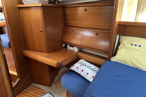 Independence 40ft Jeanneau Yacht For Sale