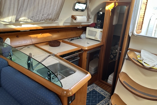 Independence 40ft Jeanneau Yacht For Sale