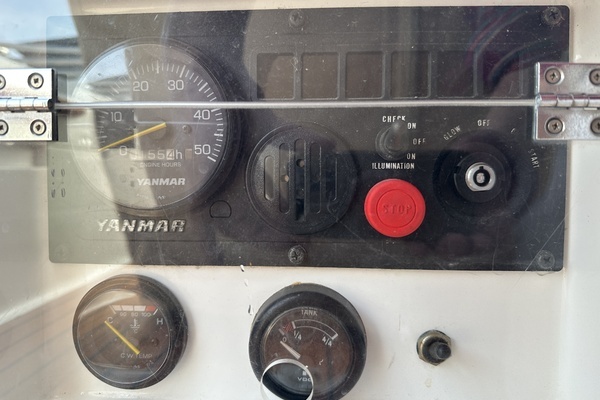 Photo of the 2003 Jeanneau 40 DS "Independence"