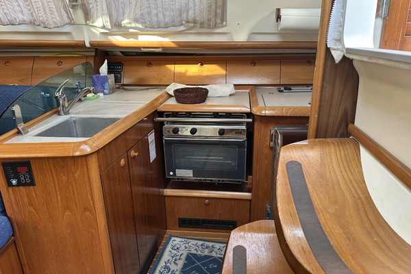 Independence 40ft Jeanneau Yacht For Sale