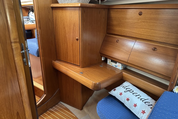 Independence 40ft Jeanneau Yacht For Sale