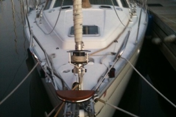 Photo of the 2003 Jeanneau 40 DS "Independence"