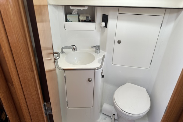 Independence 40ft Jeanneau Yacht For Sale