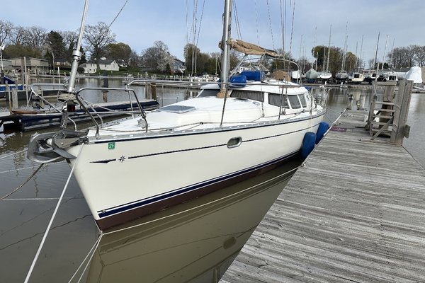 Independence 40ft Jeanneau Yacht For Sale