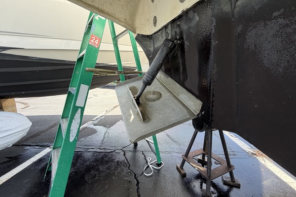 IN A MEETING 32ft Sea Ray Yacht For Sale