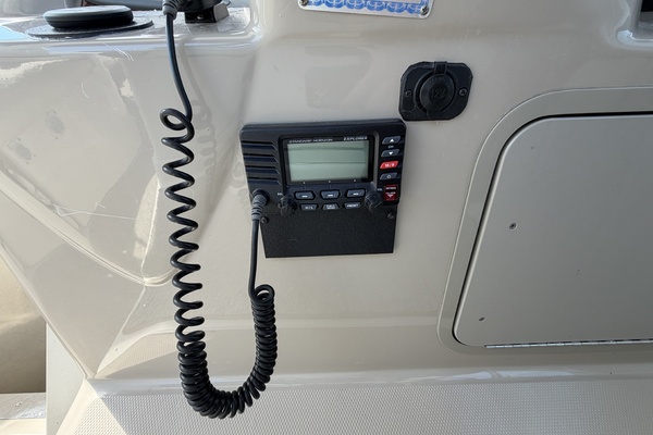 IN A MEETING 32ft Sea Ray Yacht For Sale