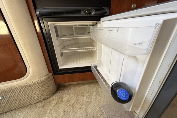 IN A MEETING 32ft Sea Ray Yacht For Sale