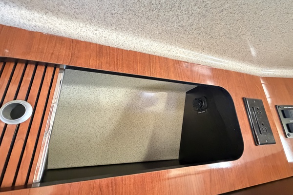 IN A MEETING 32ft Sea Ray Yacht For Sale