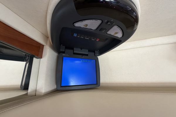 IN A MEETING 32ft Sea Ray Yacht For Sale