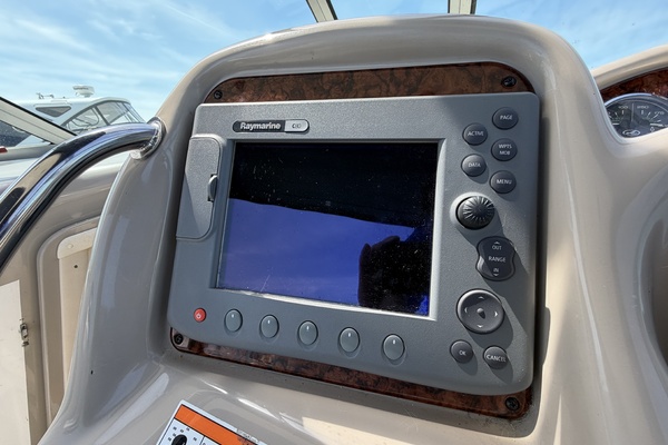 IN A MEETING 32ft Sea Ray Yacht For Sale