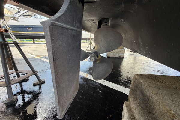 IN A MEETING 32ft Sea Ray Yacht For Sale