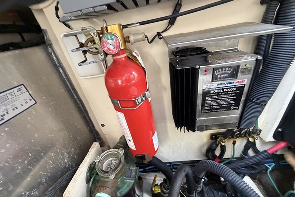 IN A MEETING 32ft Sea Ray Yacht For Sale