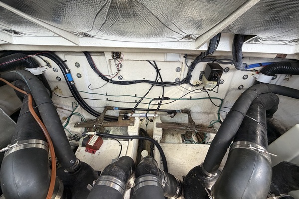 IN A MEETING 32ft Sea Ray Yacht For Sale