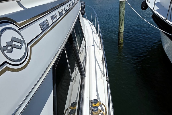 Gallivanting 40ft Bayliner Yacht For Sale