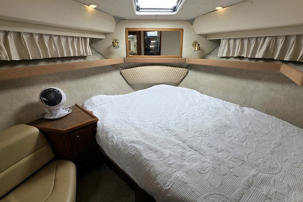 Gallivanting 40ft Bayliner Yacht For Sale