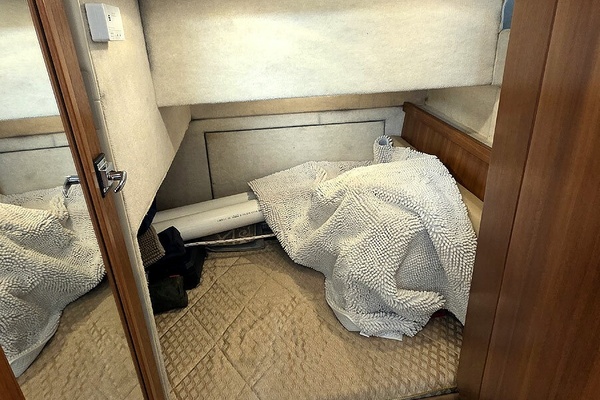 Gallivanting 40ft Bayliner Yacht For Sale