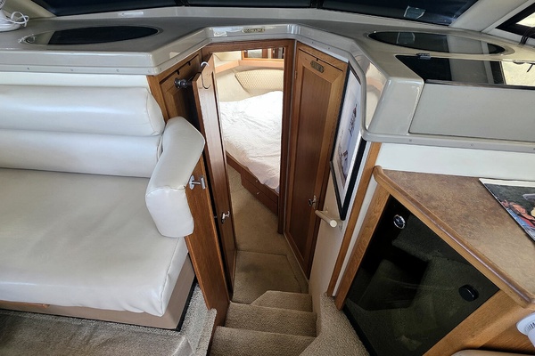 Gallivanting 40ft Bayliner Yacht For Sale