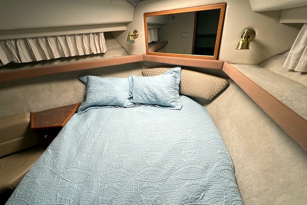 Gallivanting 40ft Bayliner Yacht For Sale