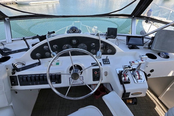 Gallivanting 40ft Bayliner Yacht For Sale