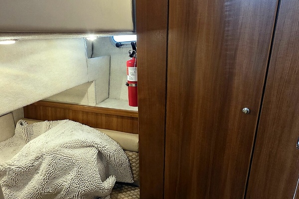 Gallivanting 40ft Bayliner Yacht For Sale