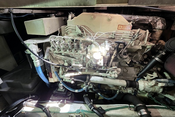 Gallivanting 40ft Bayliner Yacht For Sale