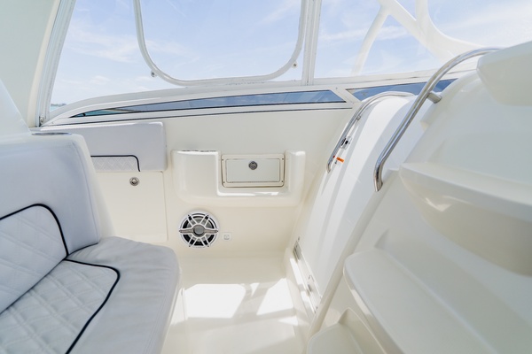 35ft Hydra Sports Yacht For Sale
