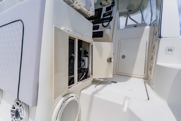35ft Hydra Sports Yacht For Sale
