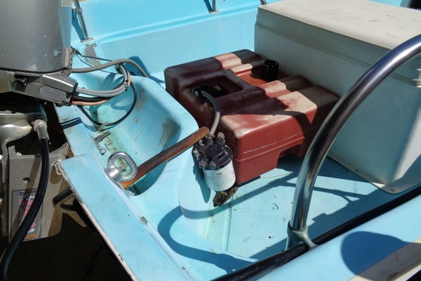 17ft Boston Whaler Yacht For Sale