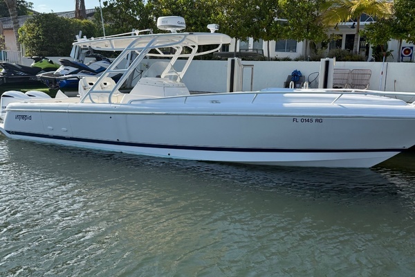 32-ft-Intrepid-2017-327 Cuddy-PATRICIA-Palm Beach Florida United States yacht for sale