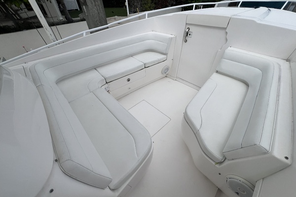Intrepid 32 PATRICIA - Forward Seating 