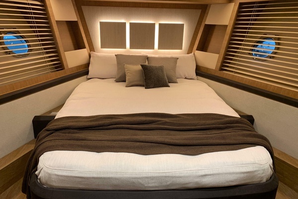 2018 Monte Carlo Yachts 65