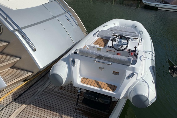 2018 Monte Carlo Yachts 65