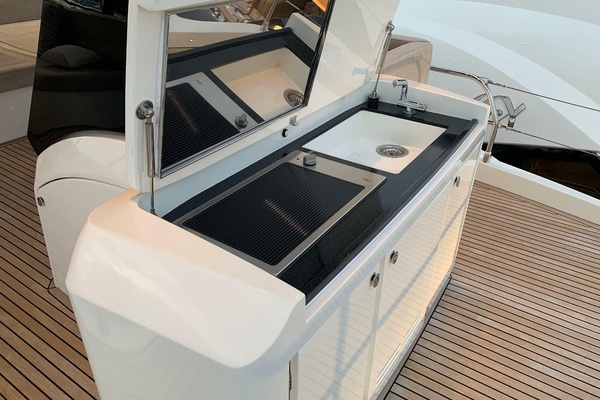 2018 Monte Carlo Yachts 65