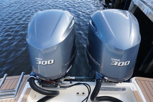 Photo of the 2017 Scout 300 LXF