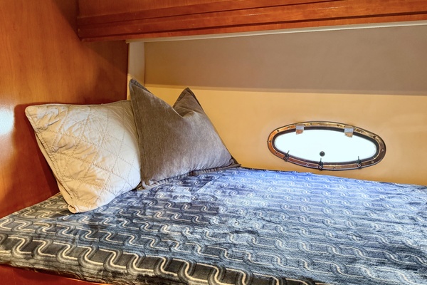 53ft Carver Yacht For Sale