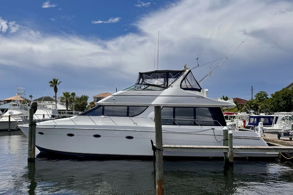 1998 Carver Voyager 530