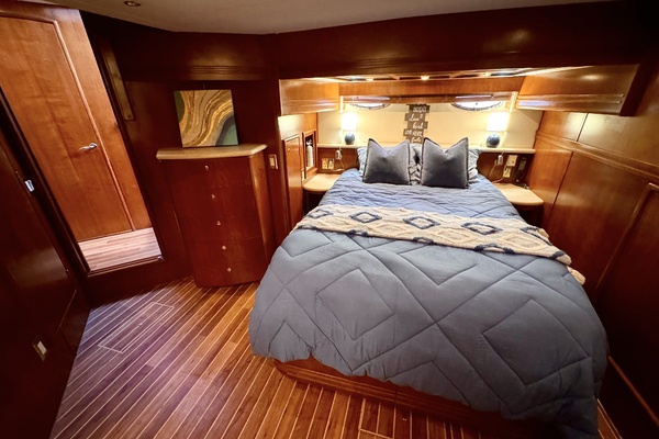 53ft Carver Yacht For Sale