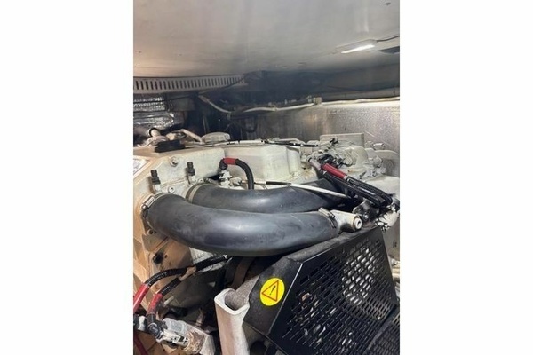 Photo of the 2004 Carver 