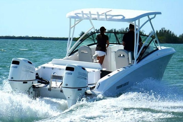 Photo of the 2026 Twin Vee 240 GFX DC