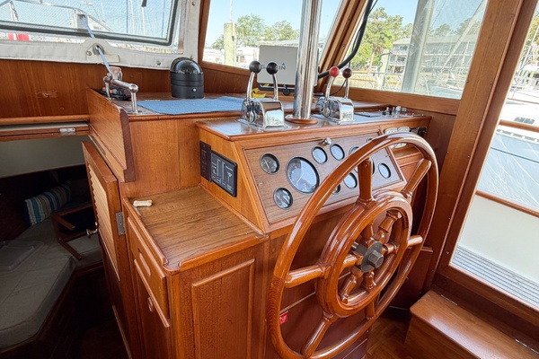 MOLLY B 36ft Grand Banks Yacht For Sale